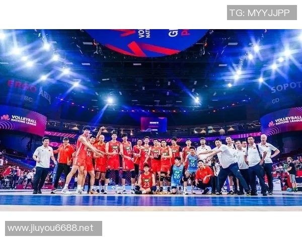 上海排球队在排球配合上创新高展现团队实力与默契配合 上海排球队在排球配合上创新高展现团队实力与默契配合