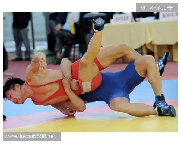 体育实时数据周磊专访：回顾他在足球场上的辉煌历程与心路历程